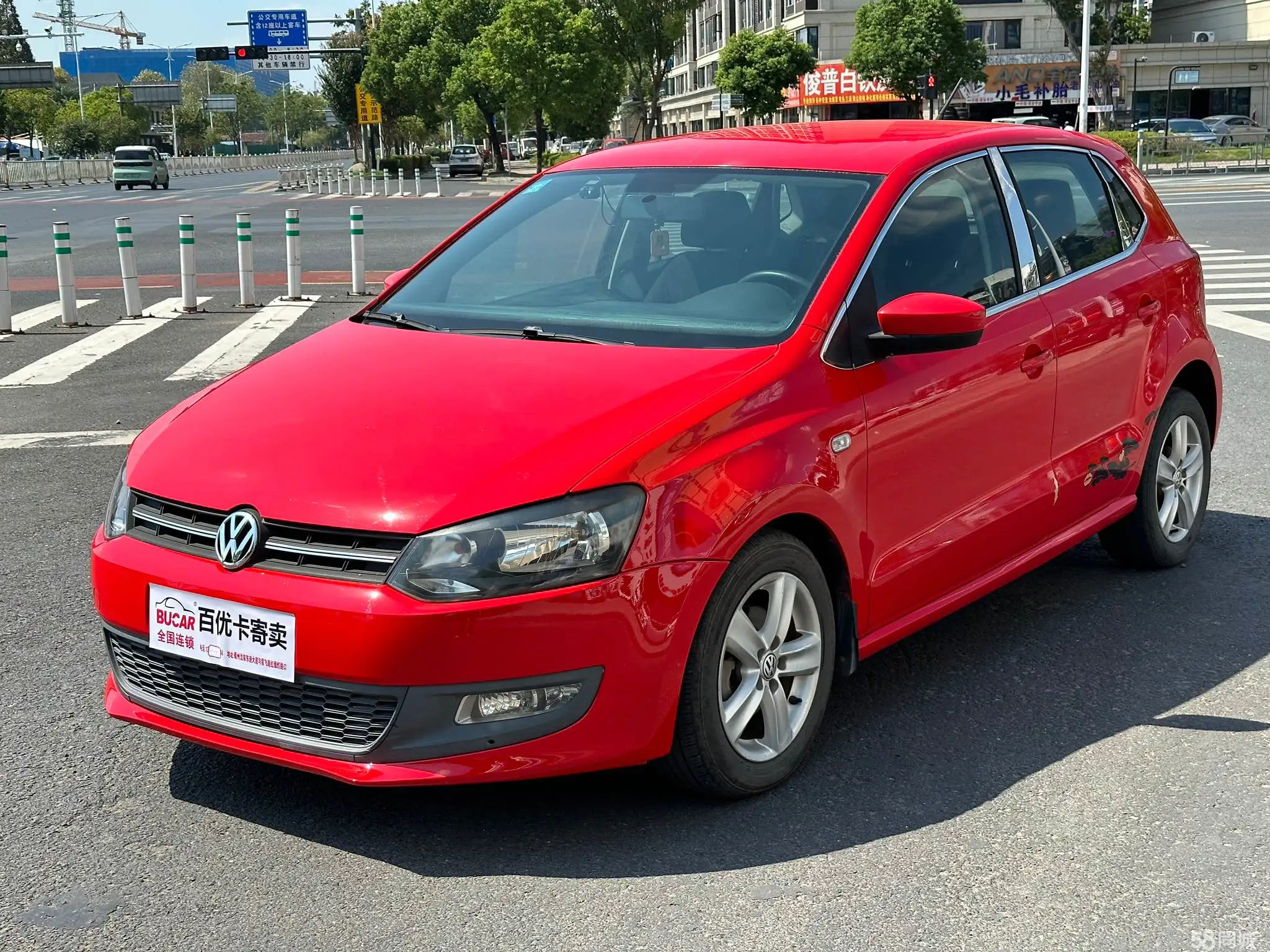 Volkswagen Polo 2012 car image 