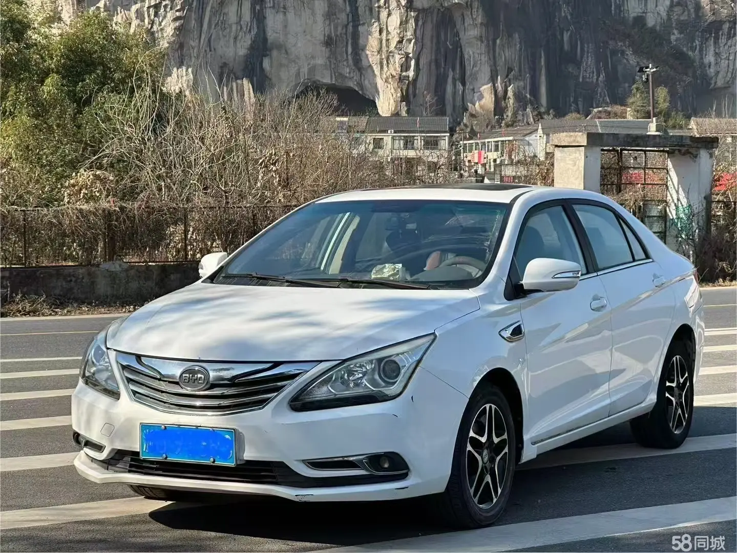 BYD G5 2016 car image 