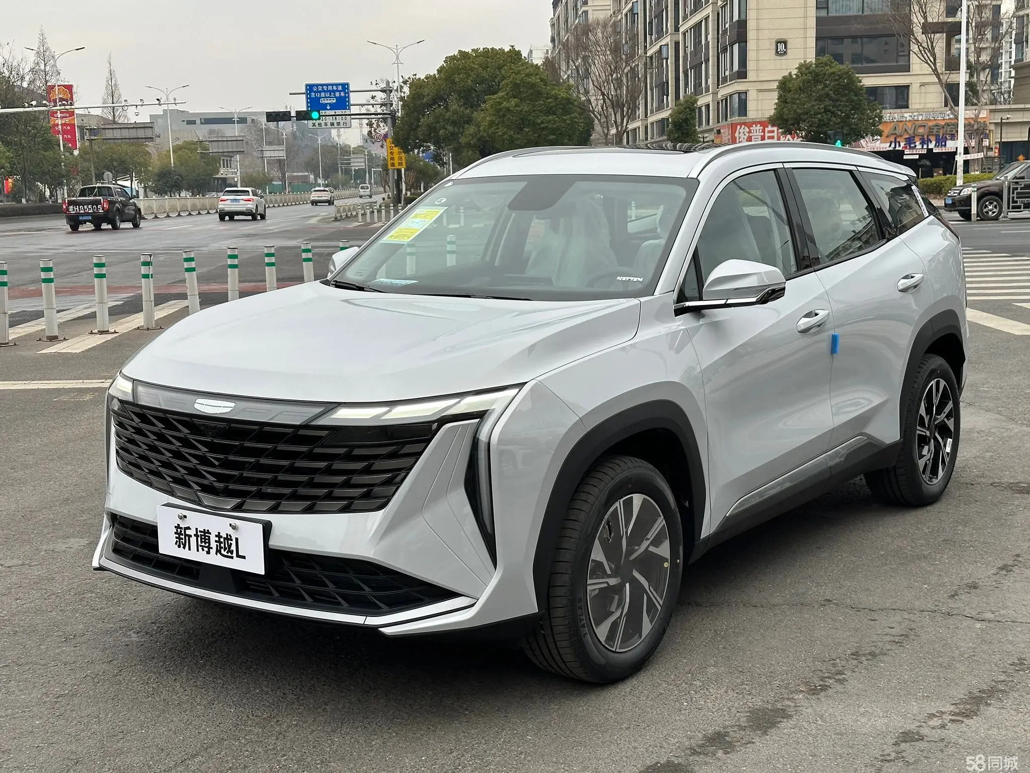 GEELY Boyue L 2025 car image 