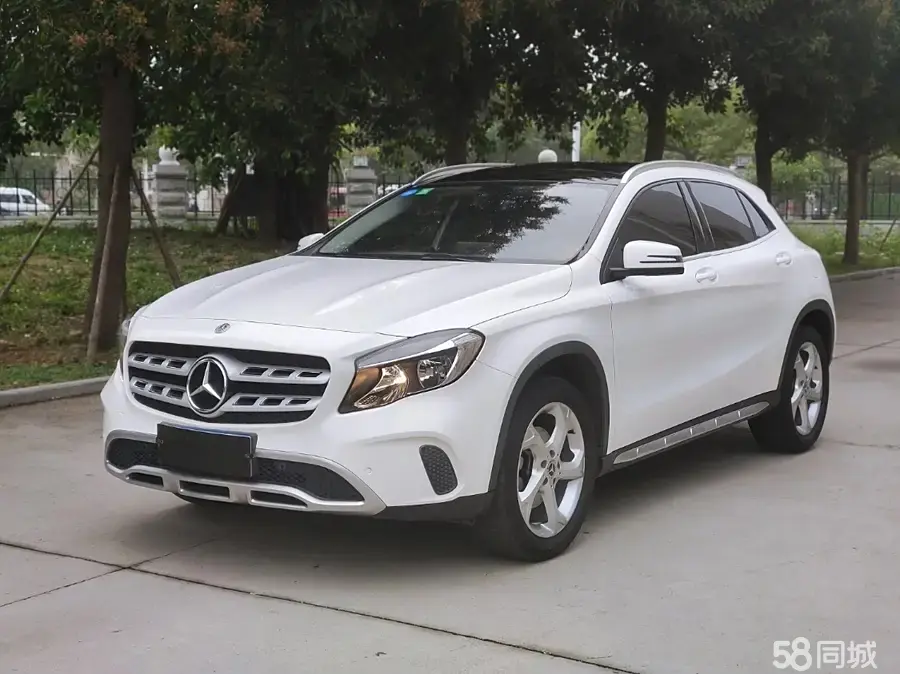 Mercedes-Benz GLA Class 2019 汽车图片 