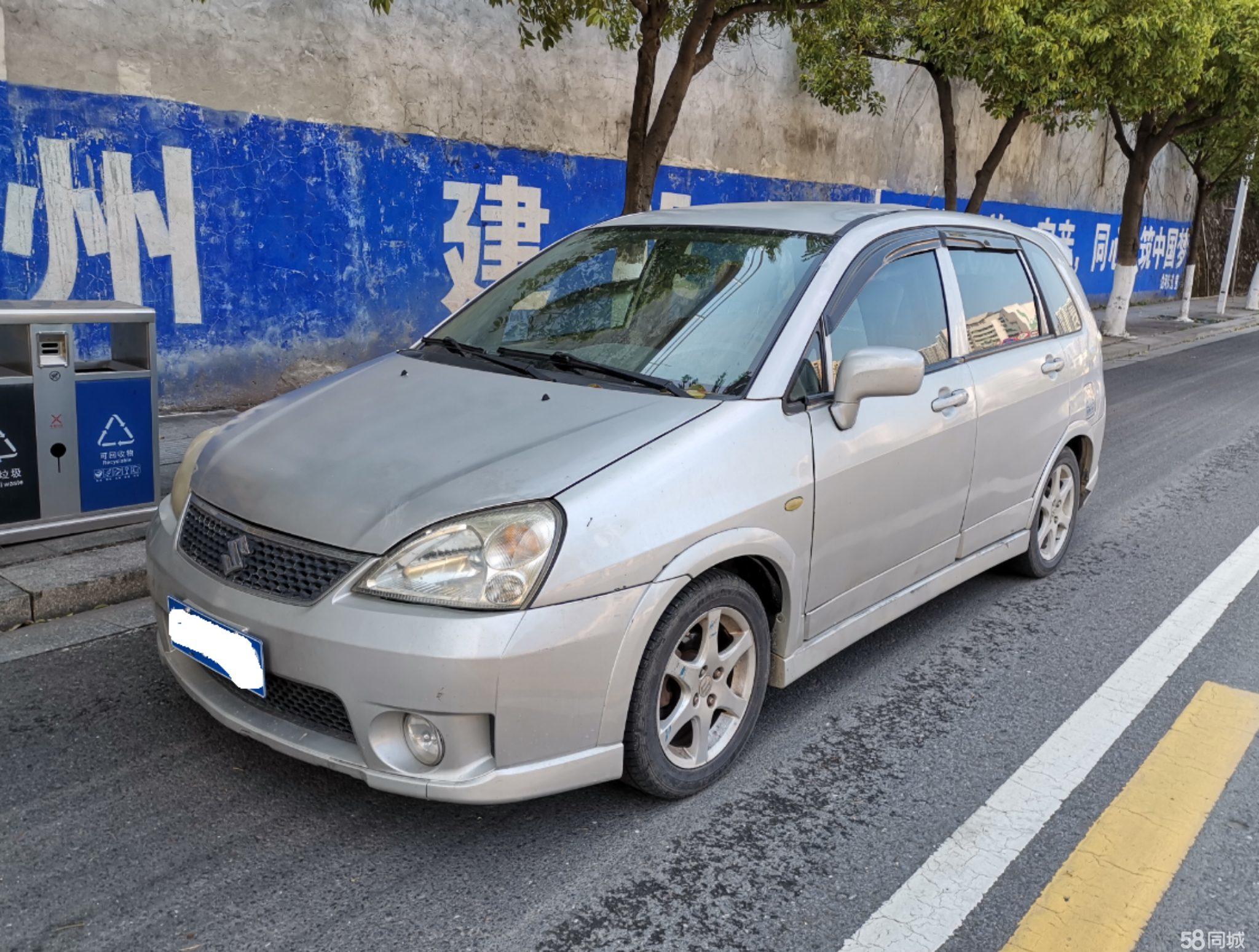 Suzuki Liana 2012 image de voiture 