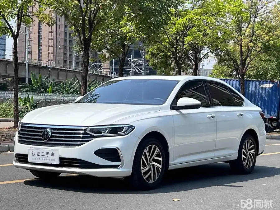 Volkswagen e-up! 2022 immagine di auto 