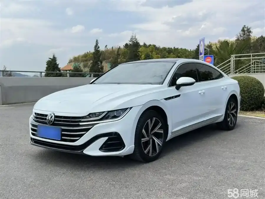 Volkswagen e-up! 2020 immagine di auto 