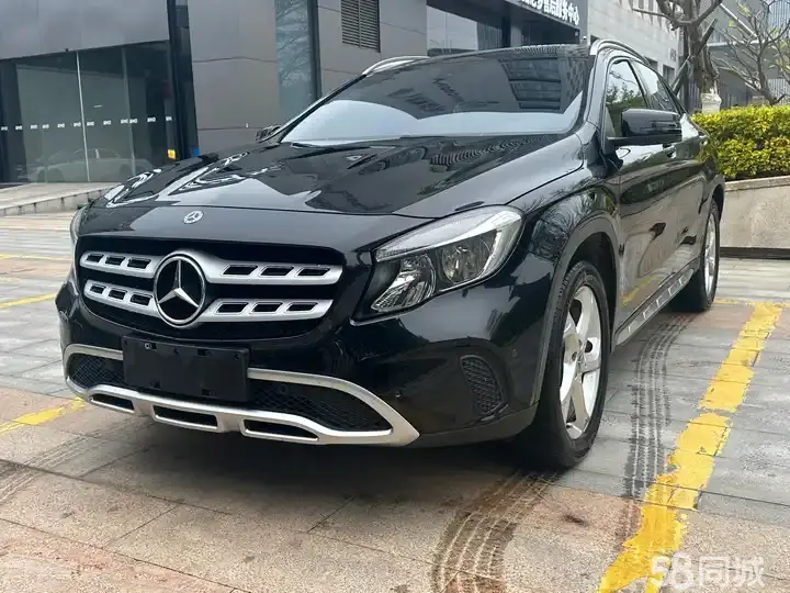 Mercedes-Benz GLA Class 2019 汽车图片 