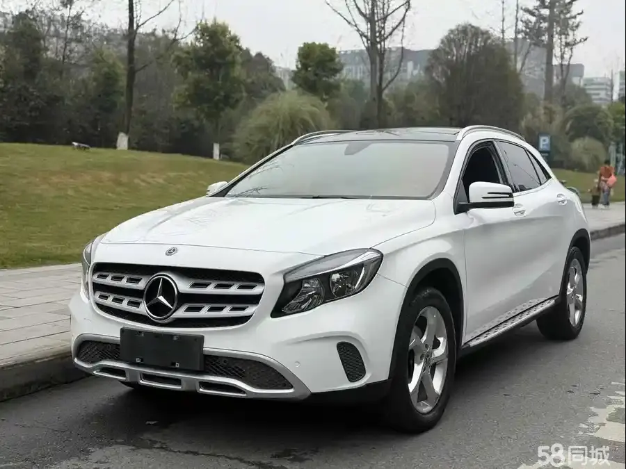 Mercedes-Benz GLA Class 2017 汽车图片 