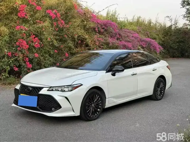 Toyota Avalon 2020 car image 