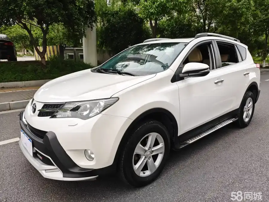 Toyota RAV4 2014 Toyota RAV4 2014 car image