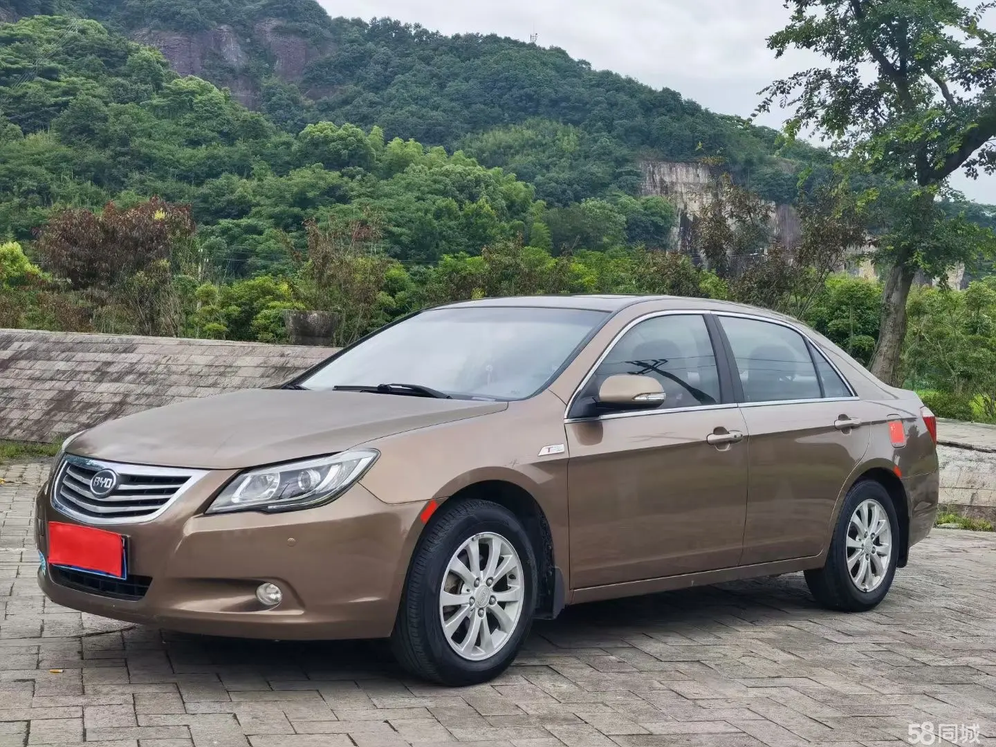 BYD G6 2012 car image 