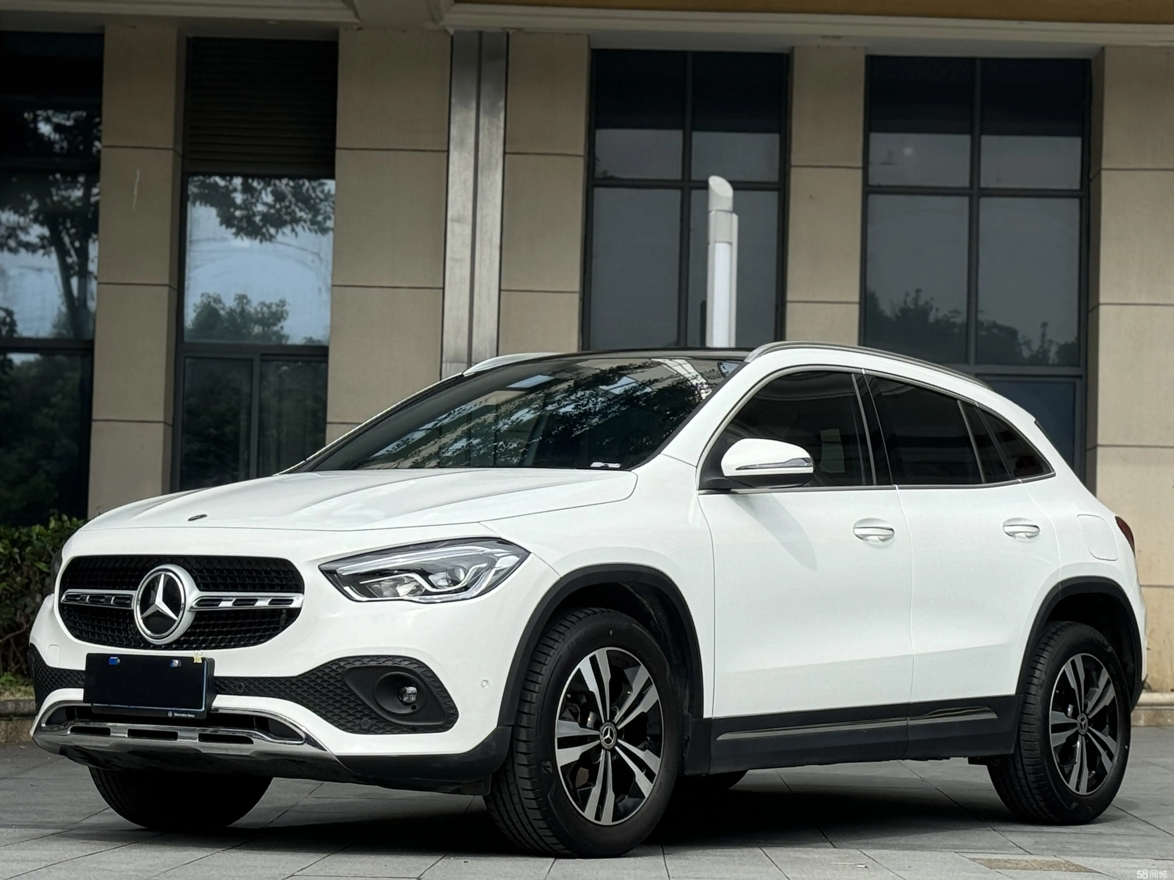 Mercedes-Benz GLA Class 2020 汽车图片 