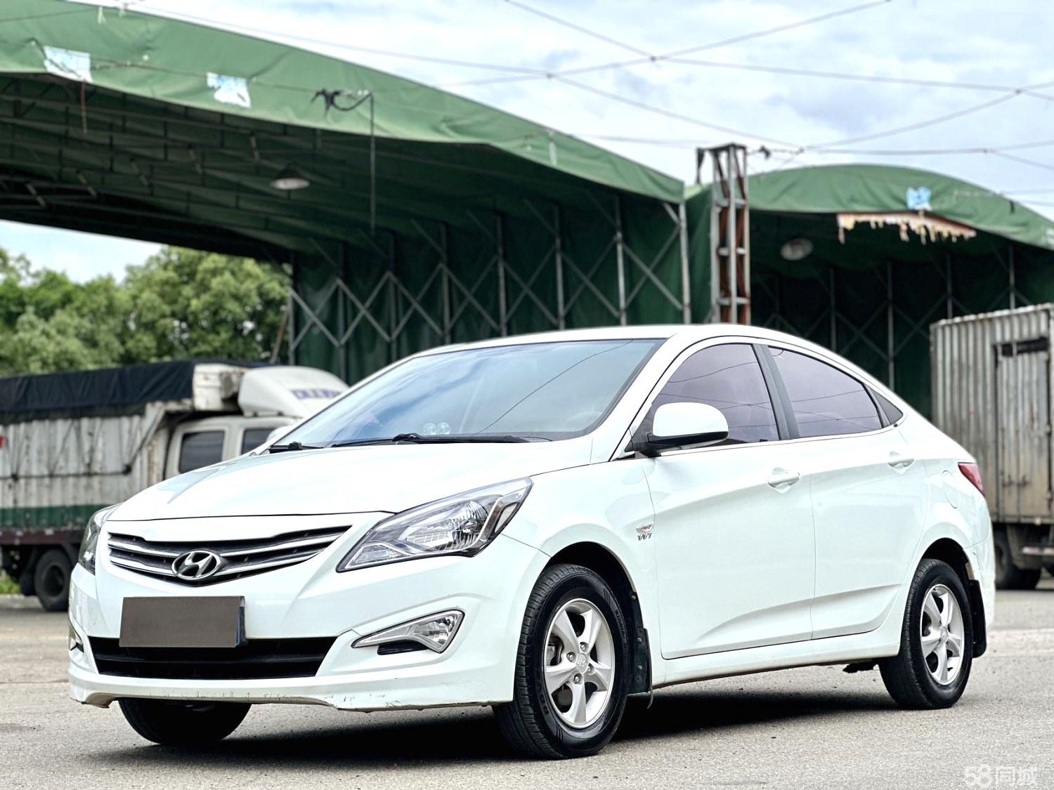 Hyundai Reina Hatchback 2015 Hyundai Reina Hatchback 2015 car image