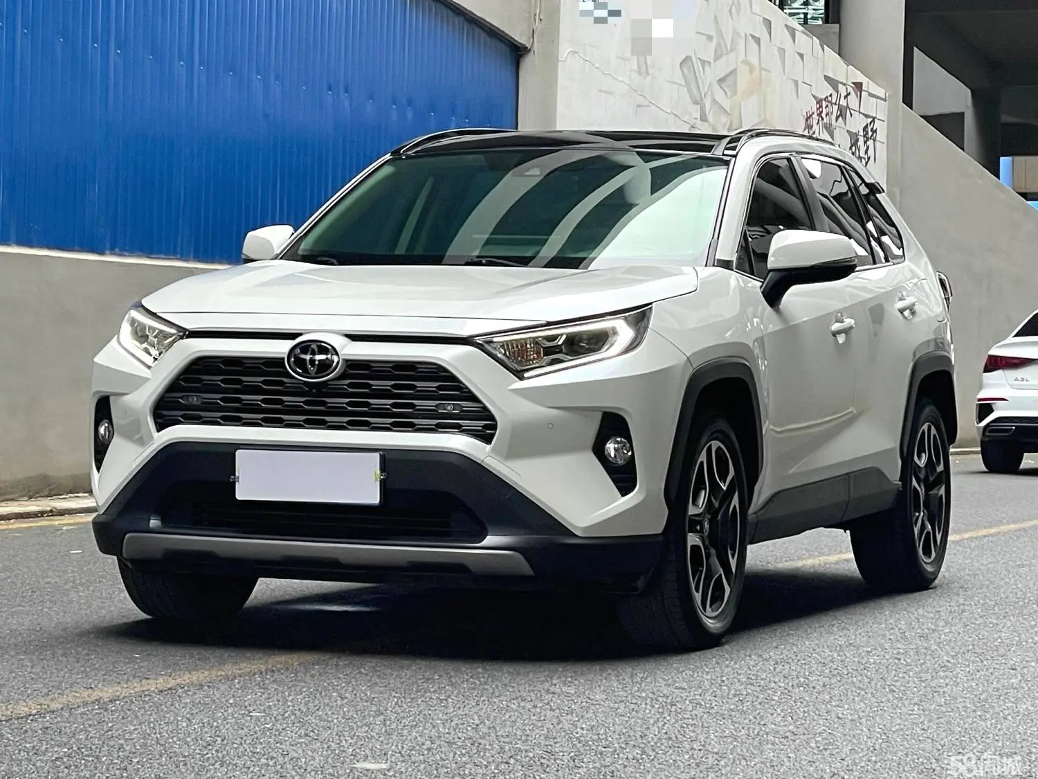 Toyota RAV4 2022 car image 