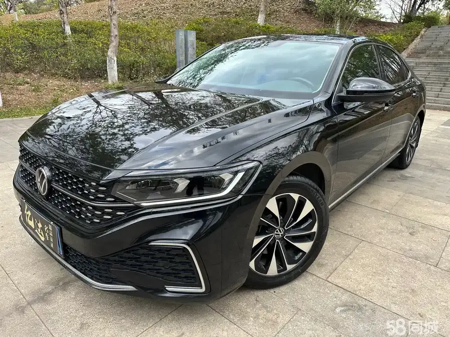 Volkswagen Passat 2021 car image 