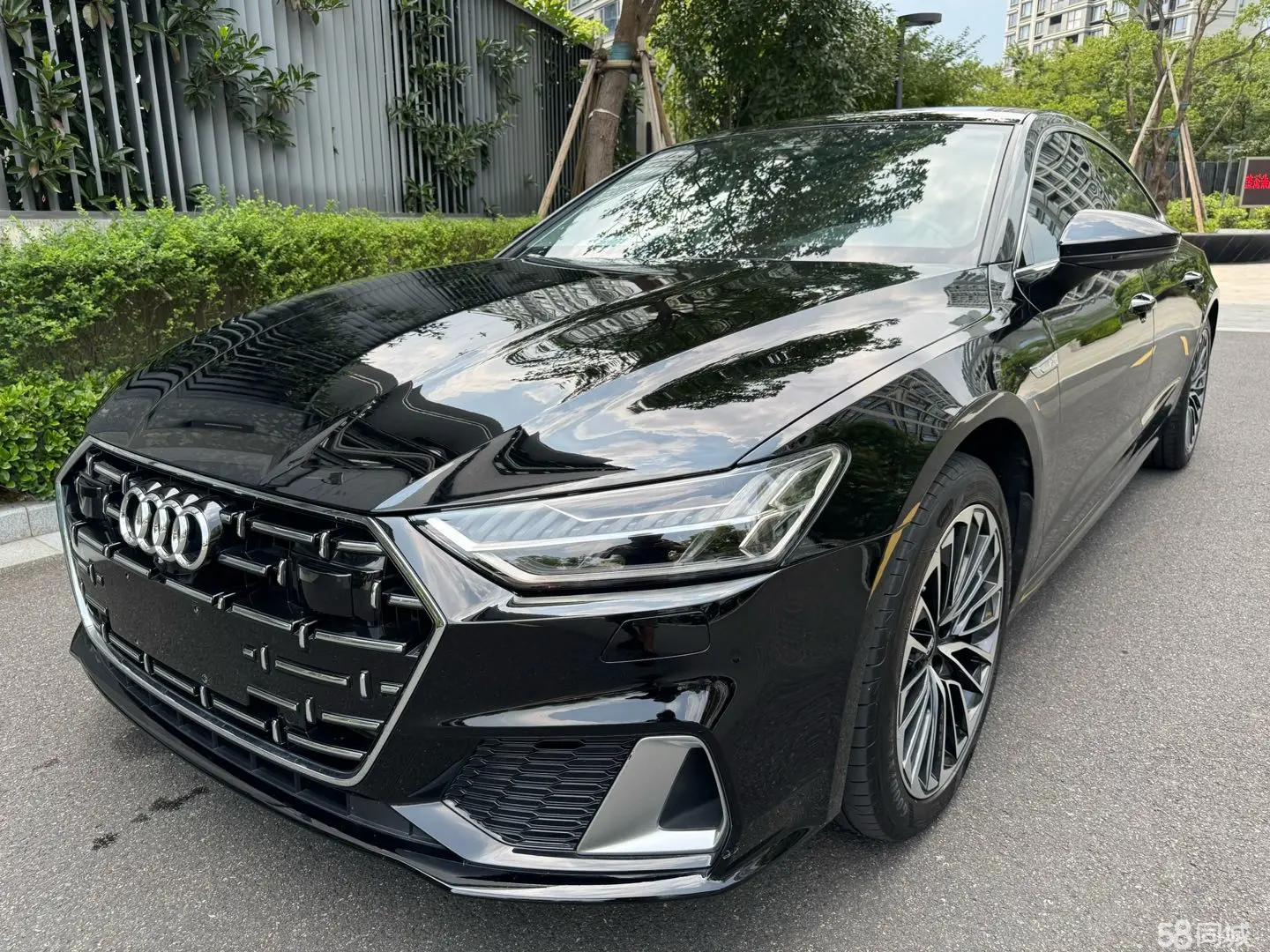 Audi A7L 2024 car image 