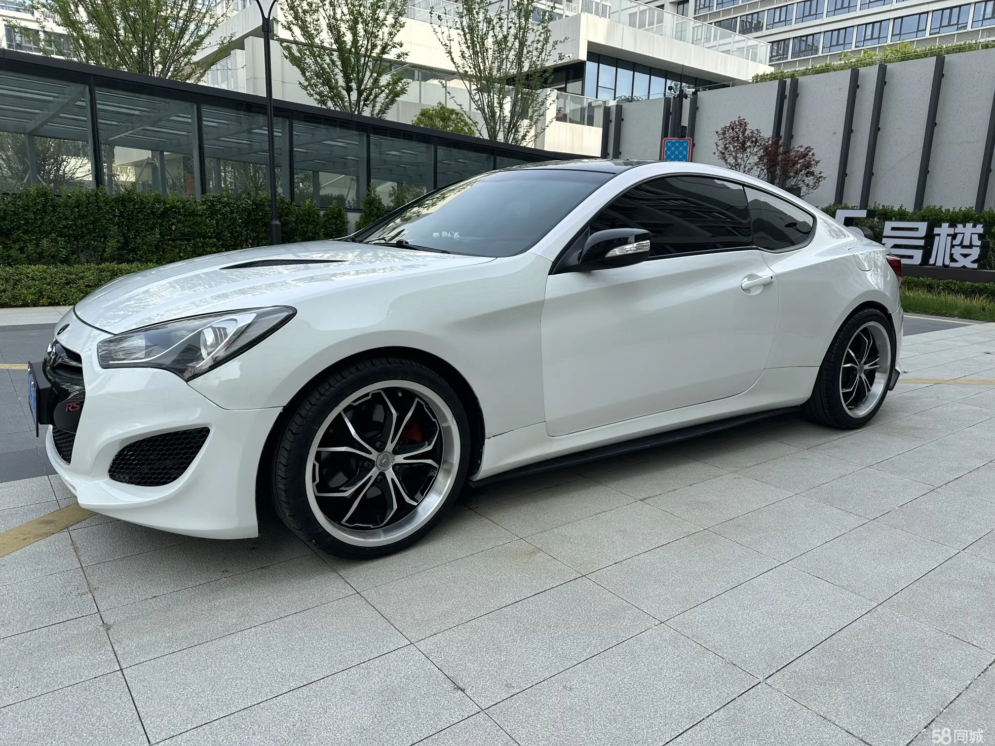 Hyundai Rohens-Coupe 2013 Hyundai Rohens-Coupe 2013 car image