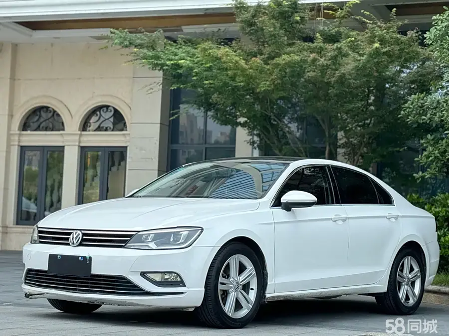 Volkswagen Lamando 2016 Volkswagen Lamando 2016 immagine di auto