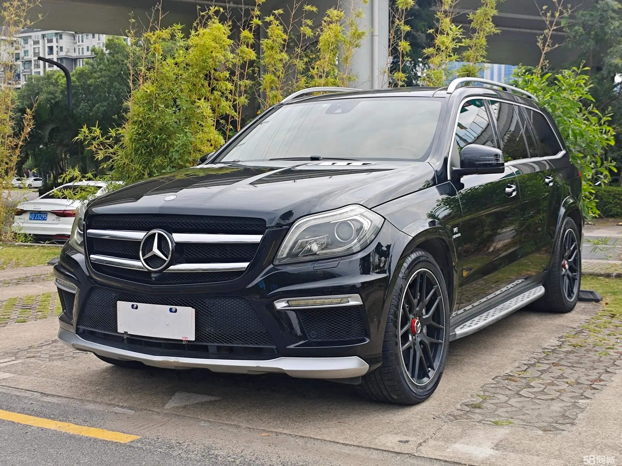 Mercedes-Benz GL AMG 2014 immagine di auto 