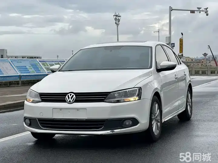 Volkswagen Sagitar 2014 immagine di auto 