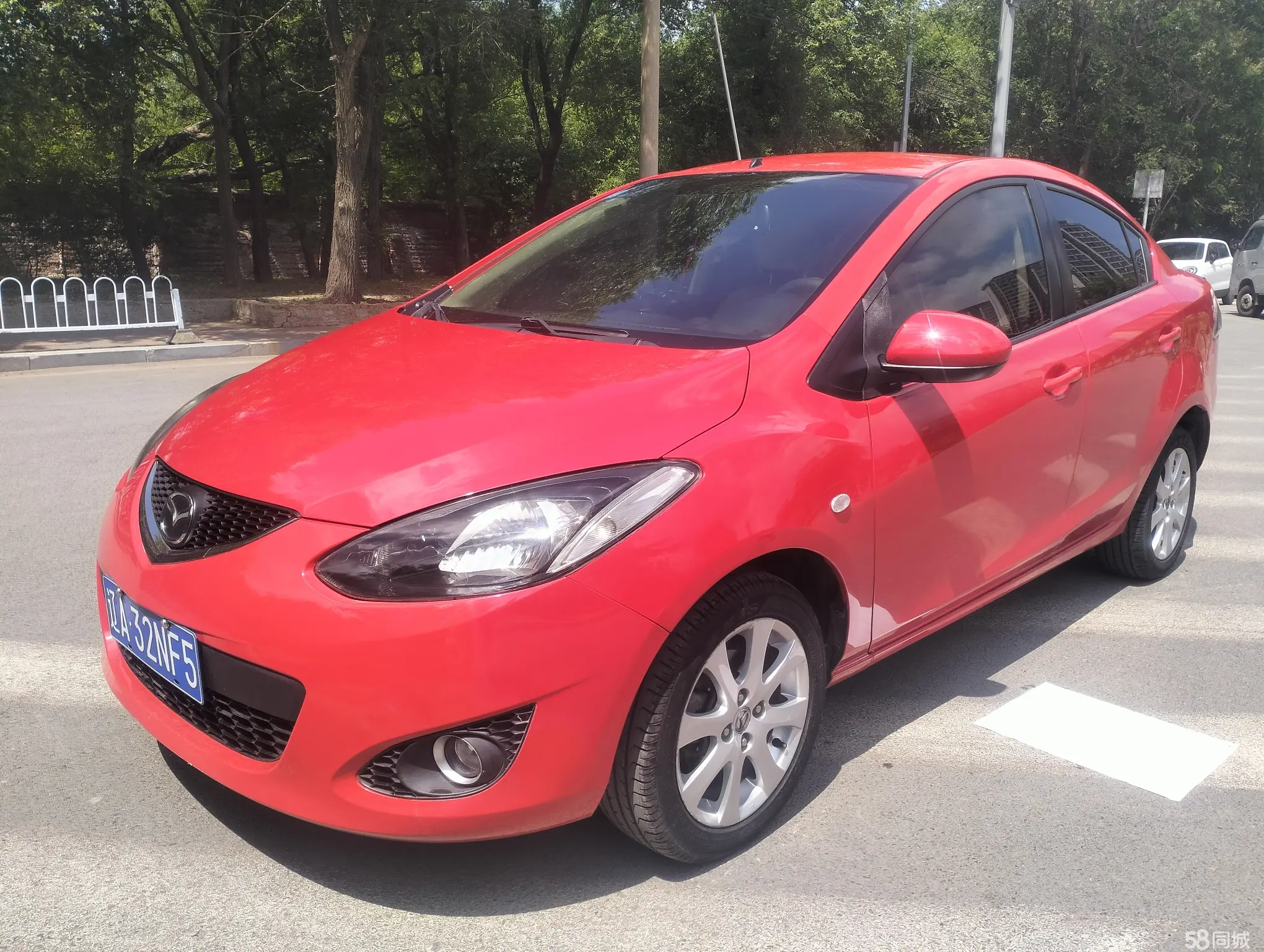 Mazda 2 Sedan 2009 汽车图片 