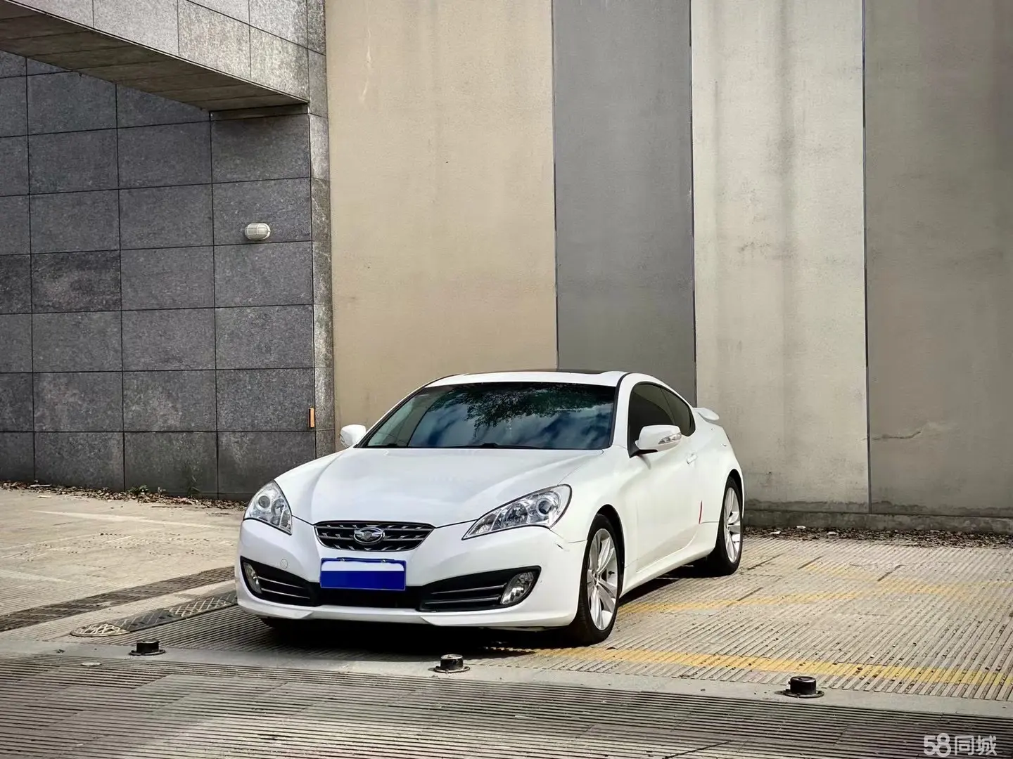 Hyundai Rohens-Coupe 2012 Hyundai Rohens-Coupe 2012 car image