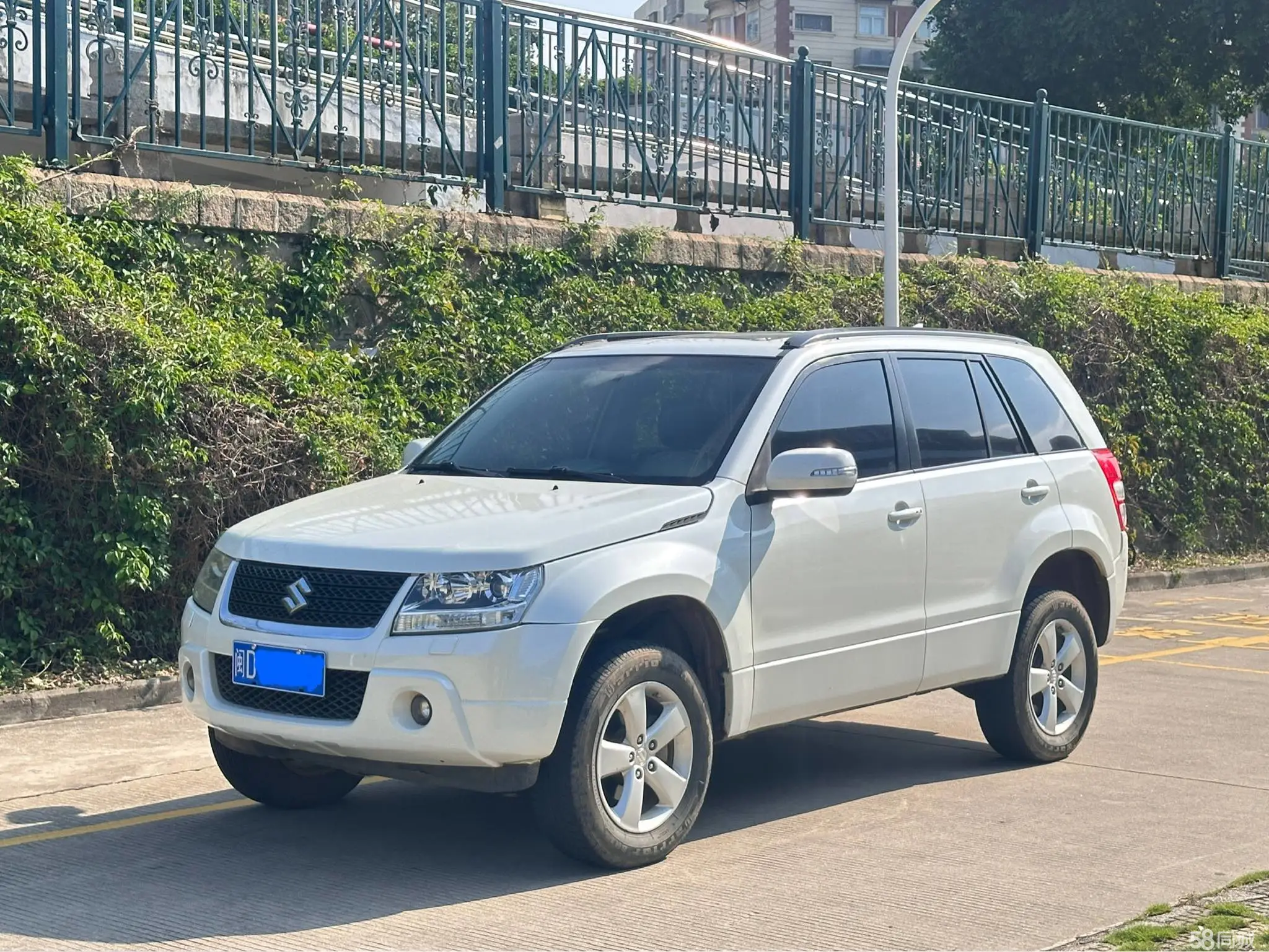 Suzuki Grand Vitara 2011 汽车图片 