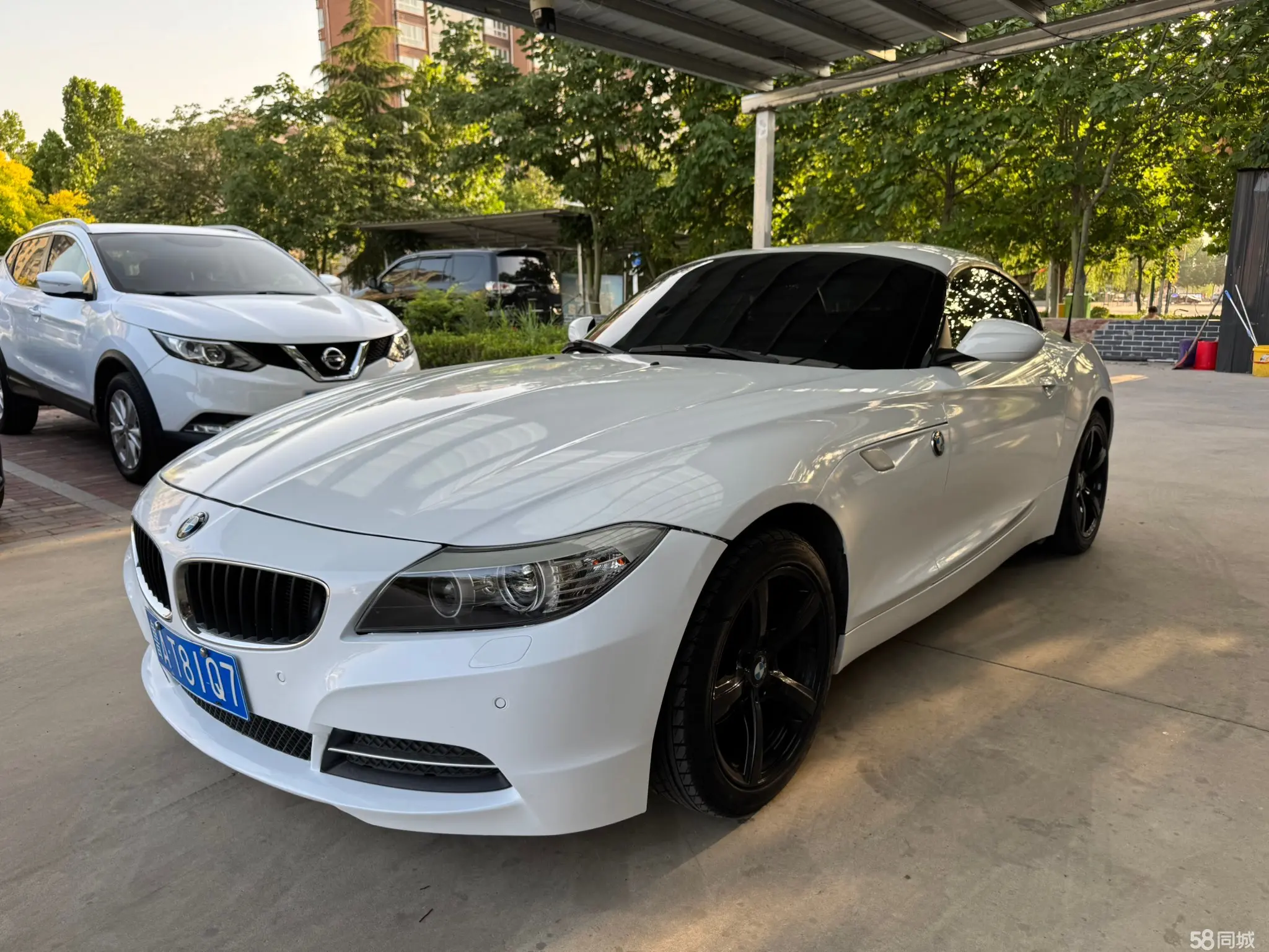 BMW Z4 2011 BMW Z4 2011 car image