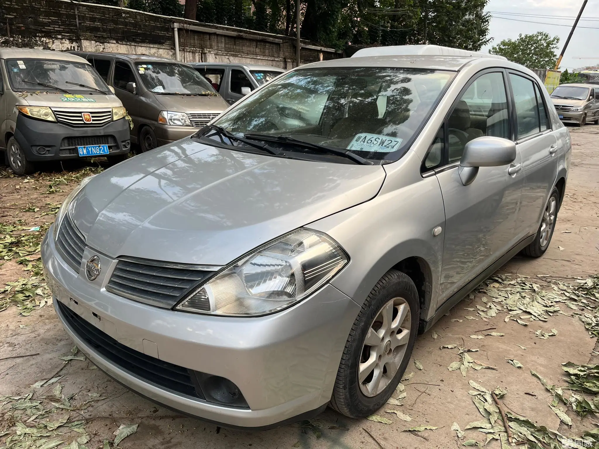 Nissan Tiida Sedan 2006 汽车图片 