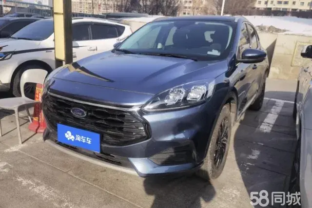 Ford Escape 2021 immagine di auto 