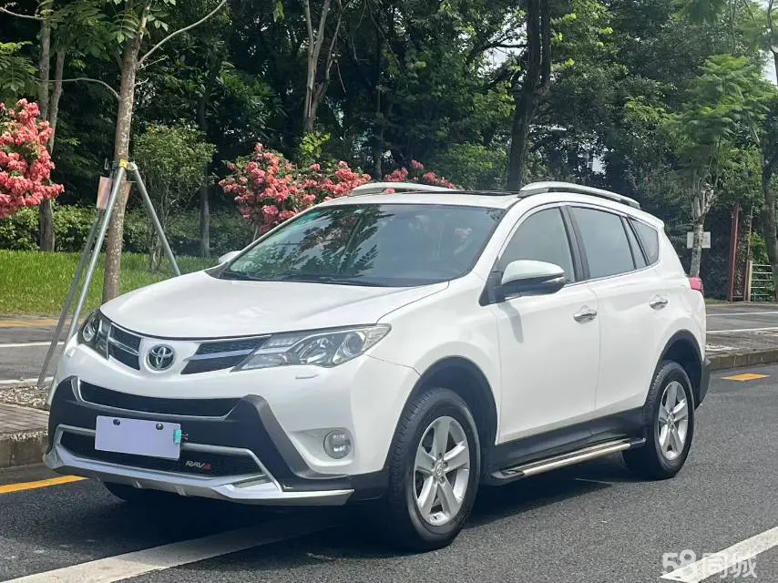 Toyota RAV4 2015 Toyota RAV4 2015 car image
