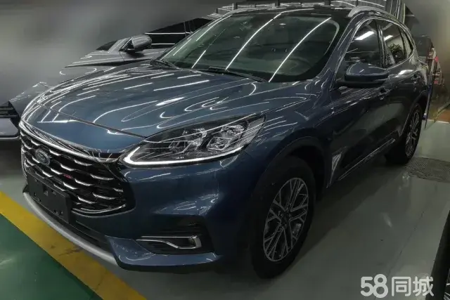 Ford Escape 2021 immagine di auto 