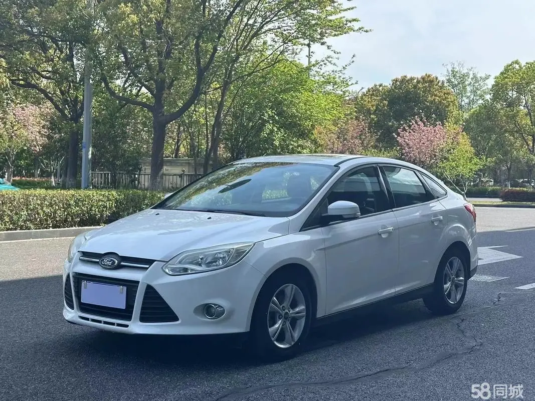 Ford Focus 2012 Ford Focus 2012 car image