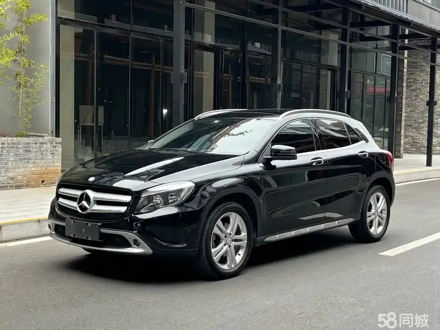 Mercedes-Benz GLA Class 2016 汽车图片 