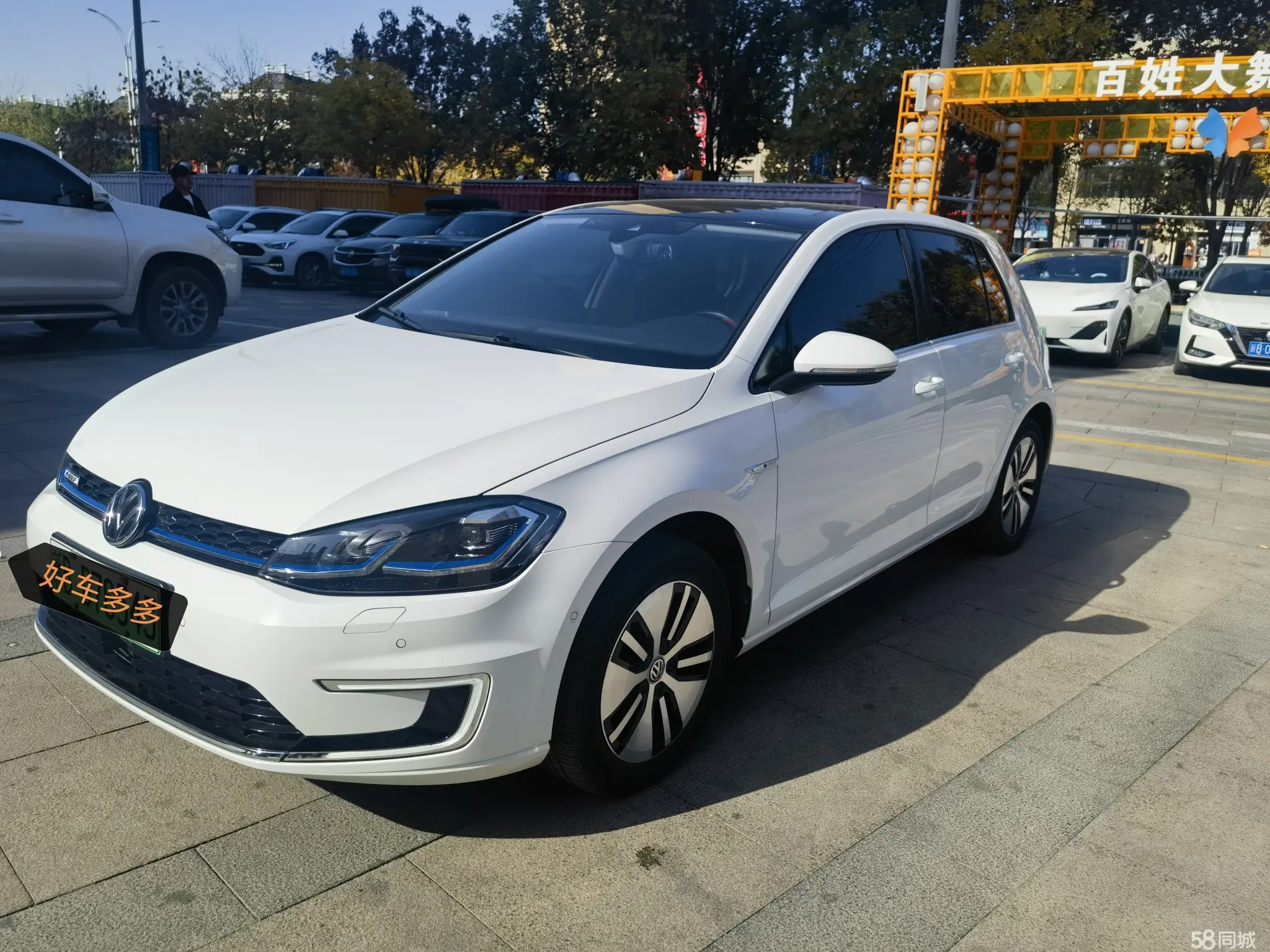 Volkswagen Golf Pure Electric 2019 Volkswagen Golf Pure Electric 2019 car image