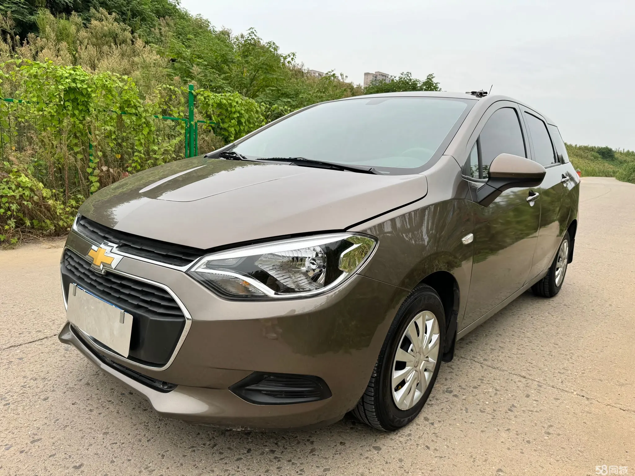 Chevrolet Lova RV 2016 car image 