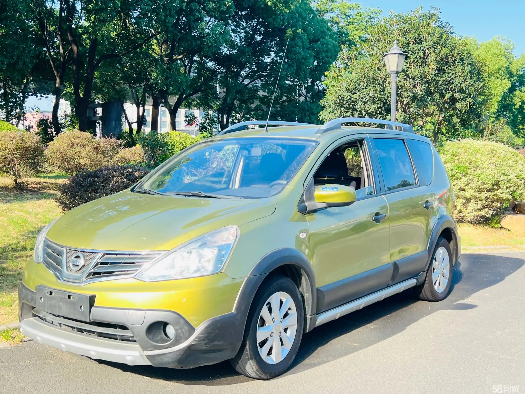 Nissan Livina 2015 汽车图片 