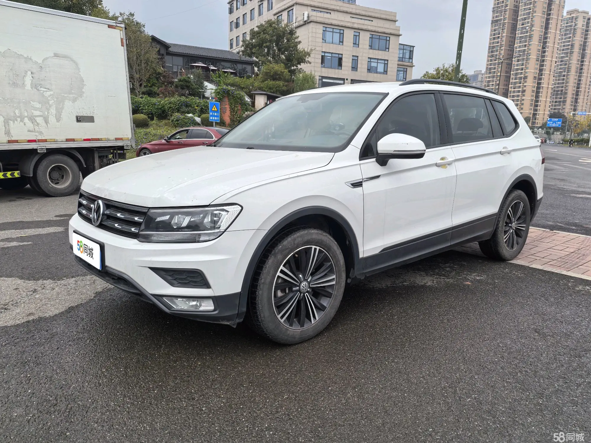 Volkswagen Tiguan L 2020 car image 