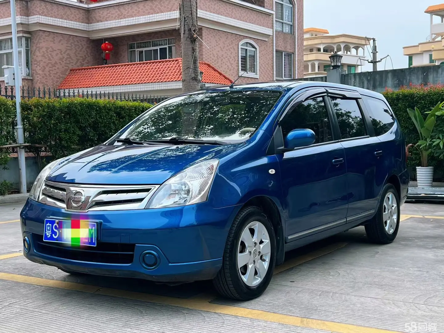 Nissan Livina Geniss 2010 汽车图片 