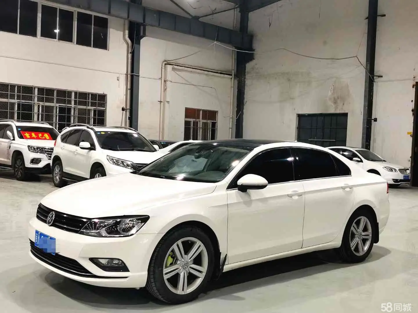 Volkswagen Lamando 2015 Volkswagen Lamando 2015 immagine di auto