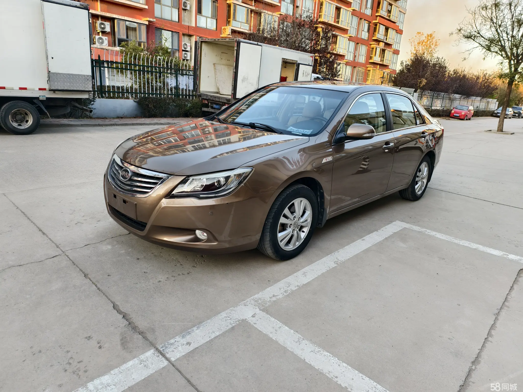 BYD G6 2013 car image 