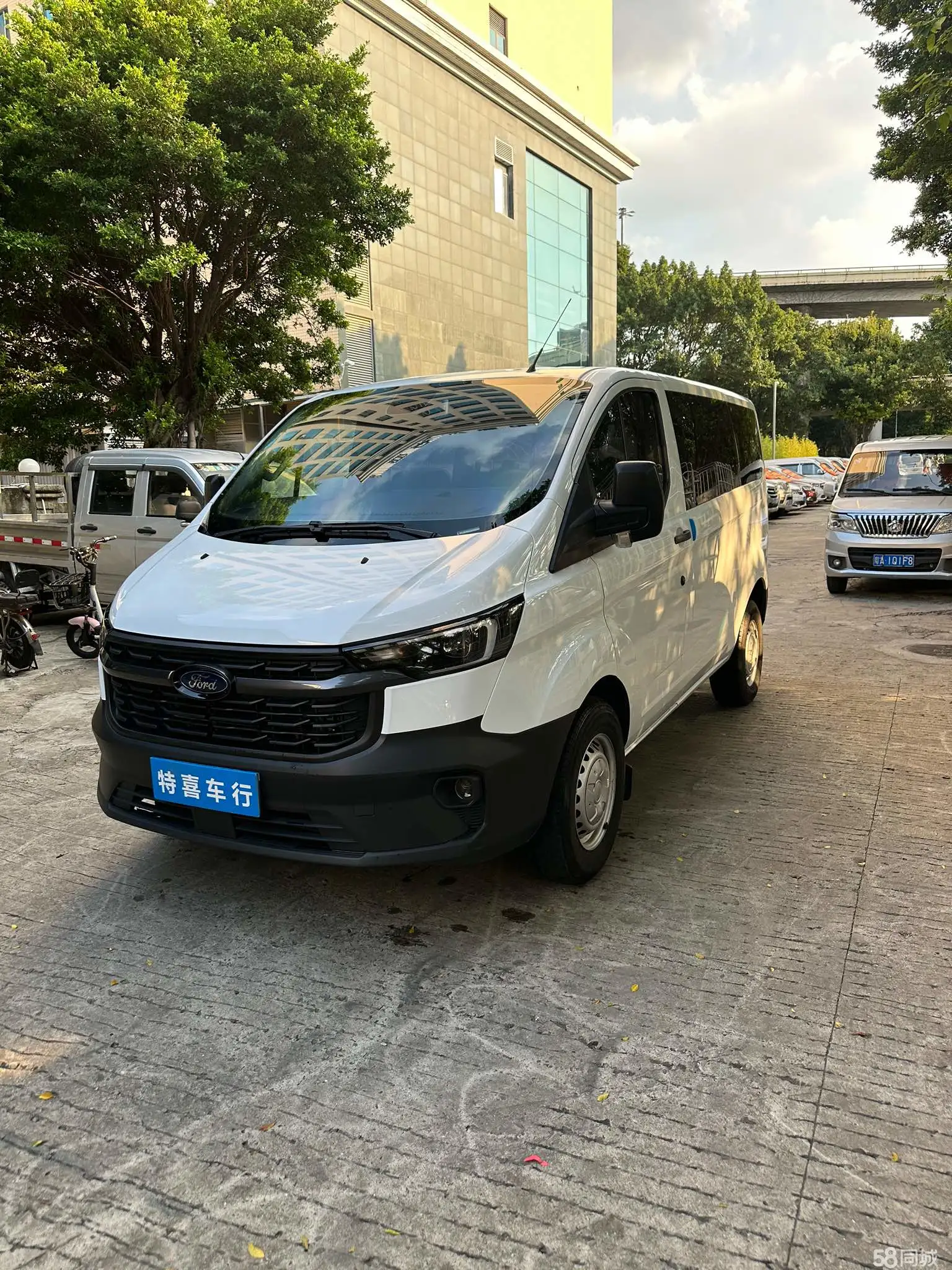 Ford Transit 2023 car image 