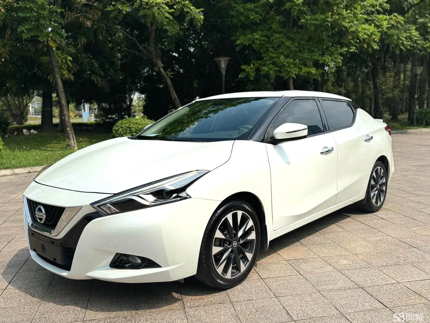 Nissan Lannia 2017 汽车图片 