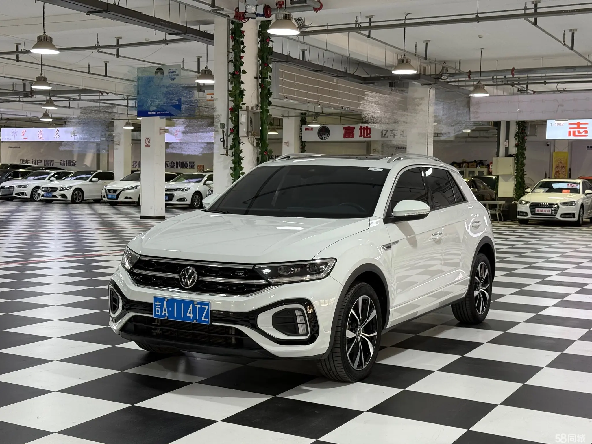 Volkswagen T-Roc 2024 汽车图片 