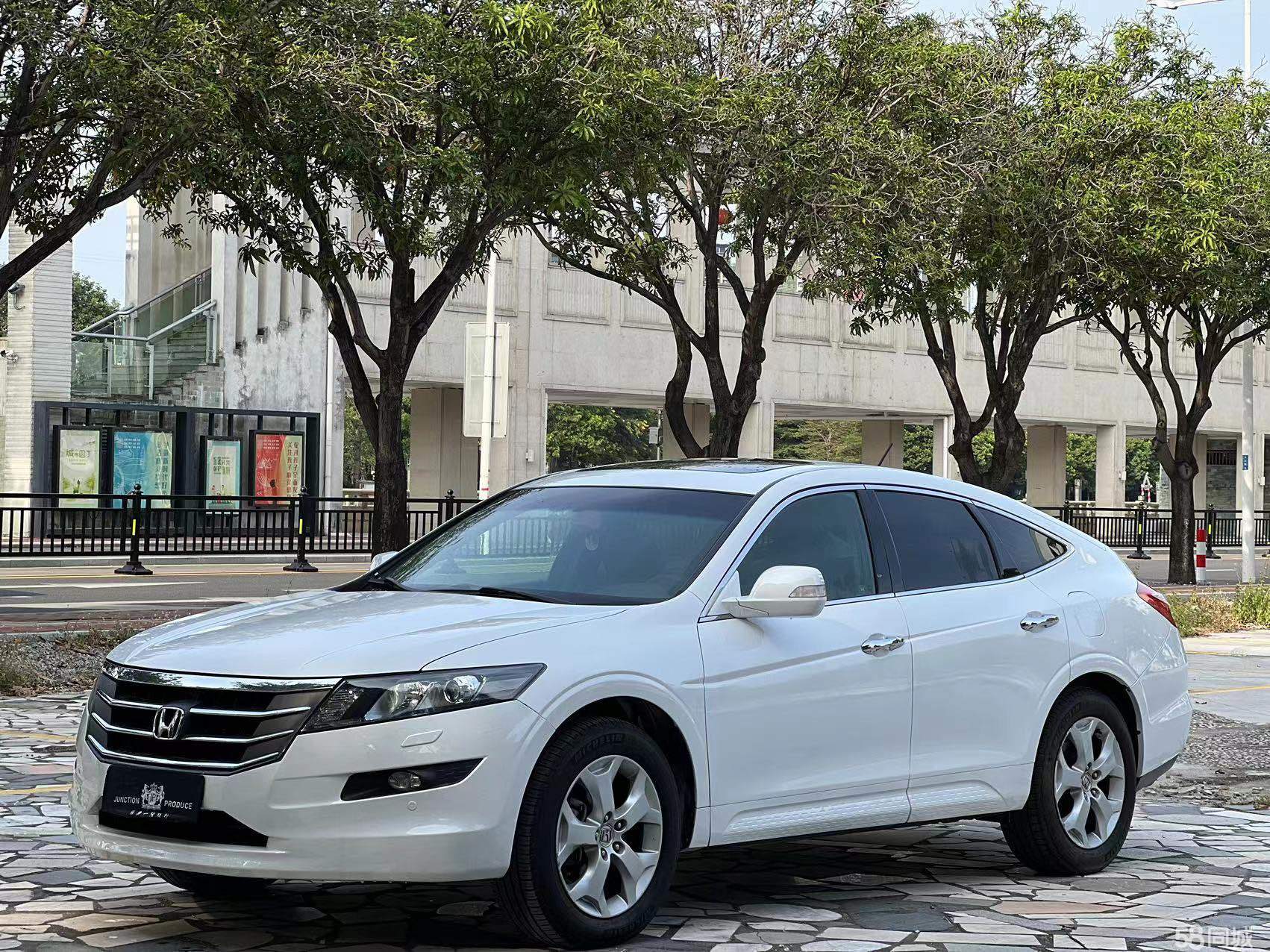 Honda CROSSTOUR 2010 car image 