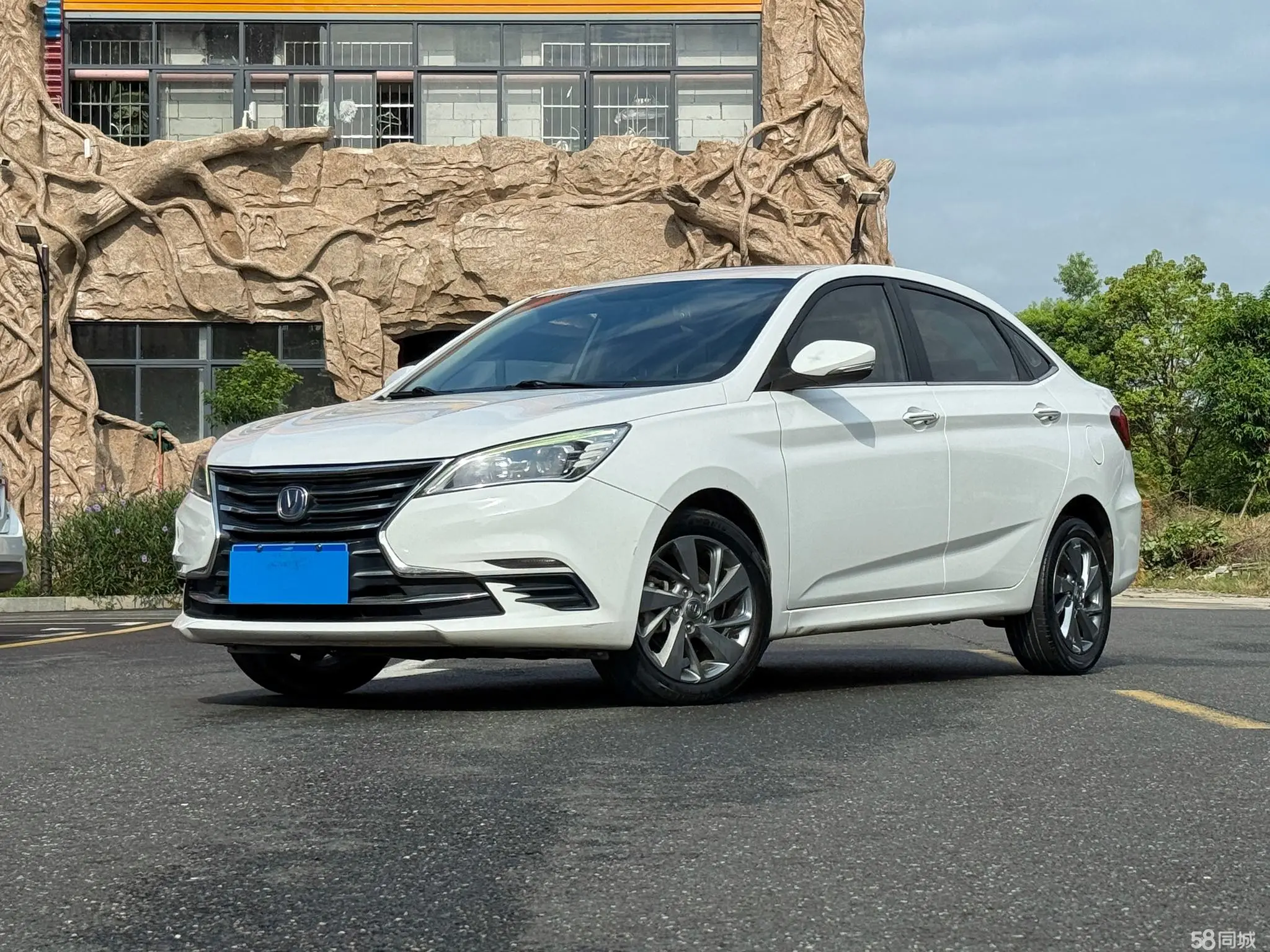 Changan Eado DT 2018 car image 