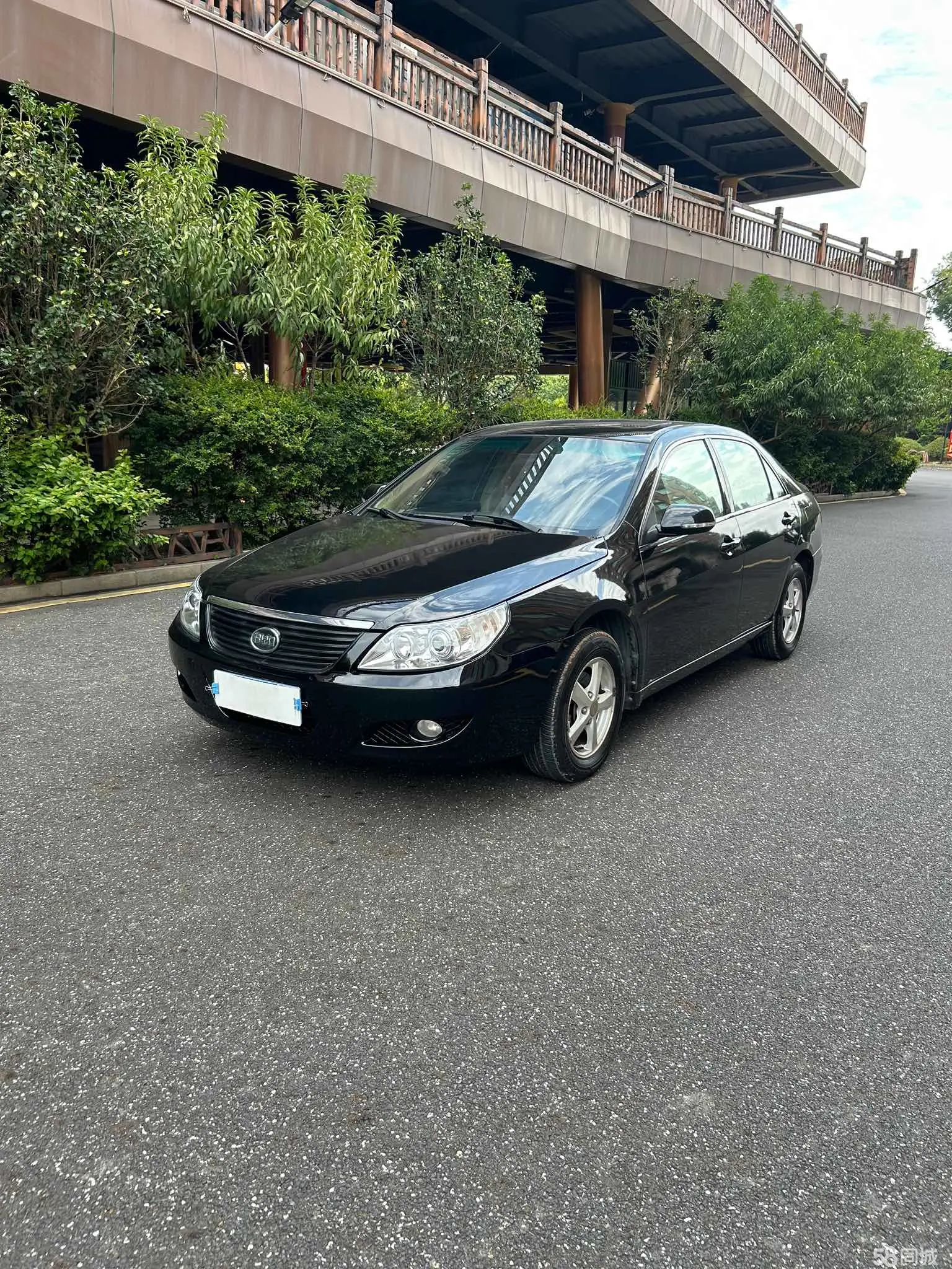 BYD F6 2012 car image 