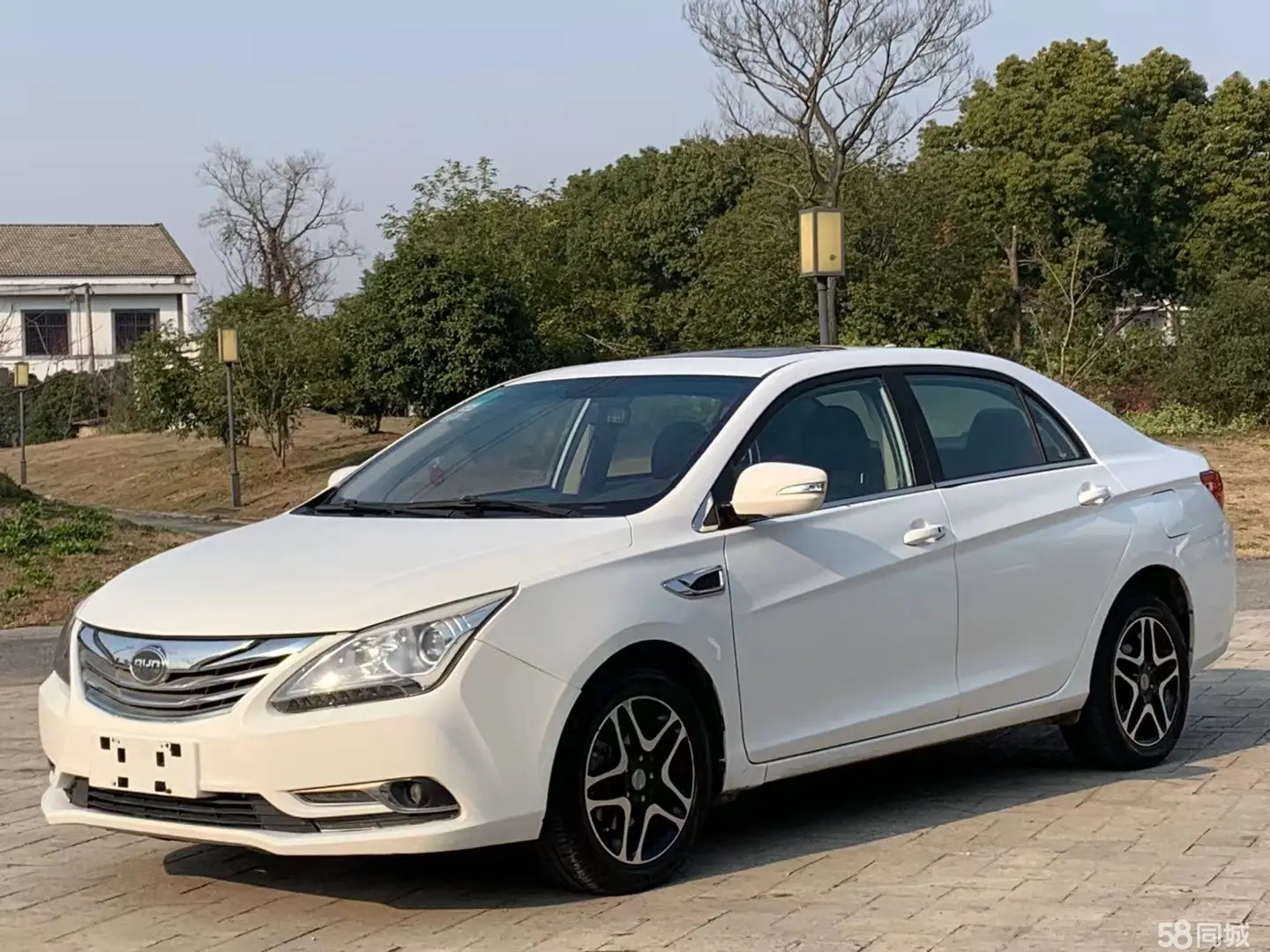 BYD G5 2015 car image 