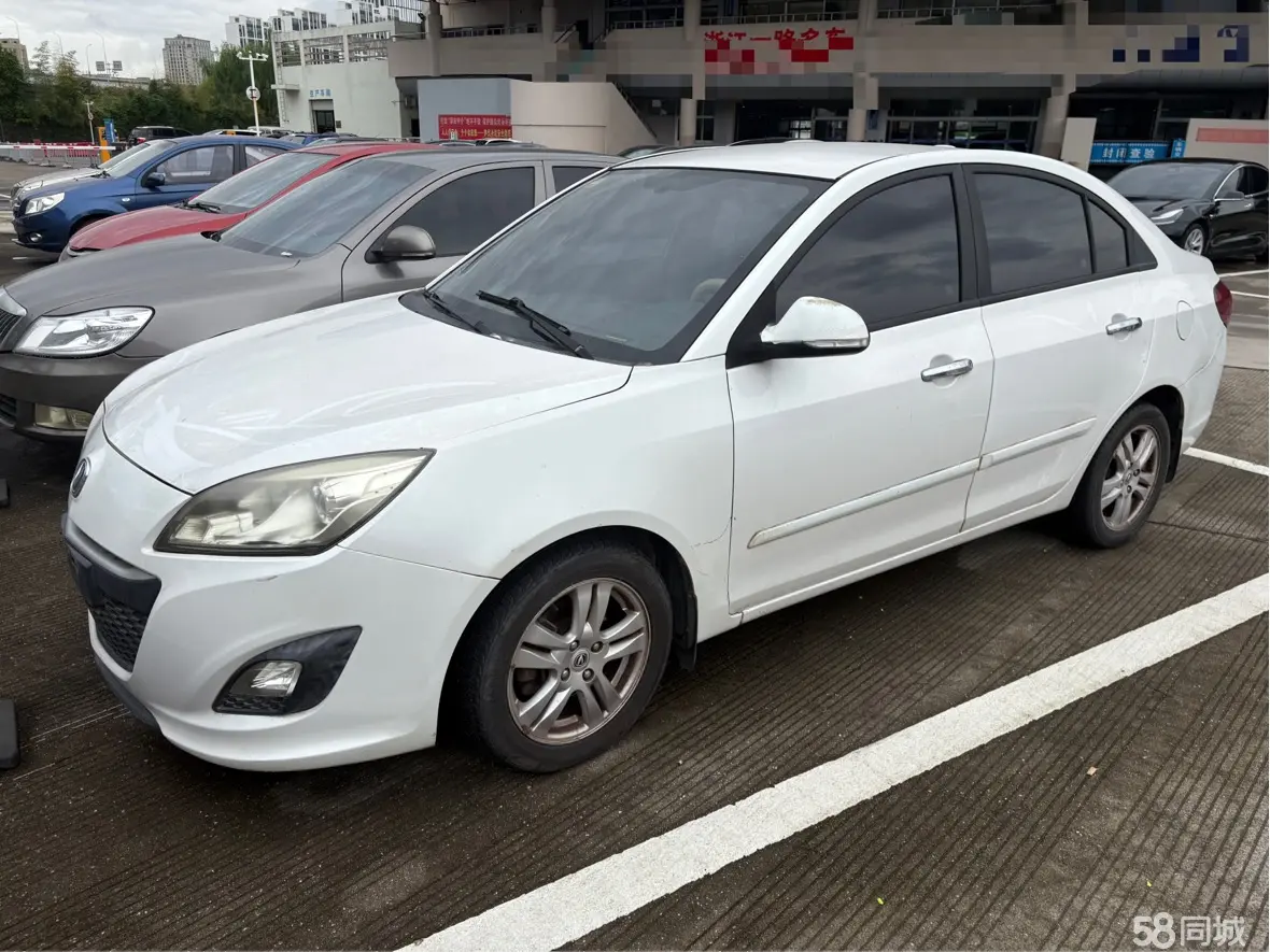 Changan Alsvin V5 2014 car image 