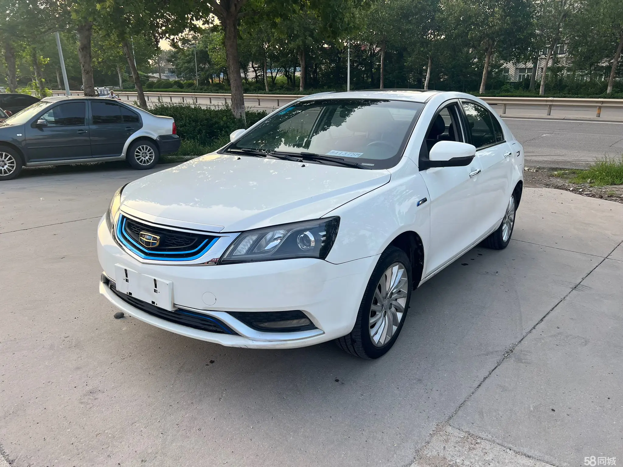 GEELY Emgrand New Energy 2017 GEELY Emgrand New Energy 2017 car image