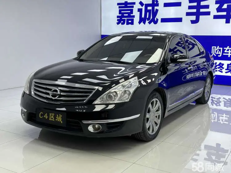 Nissan GT-R 2010 汽车图片 