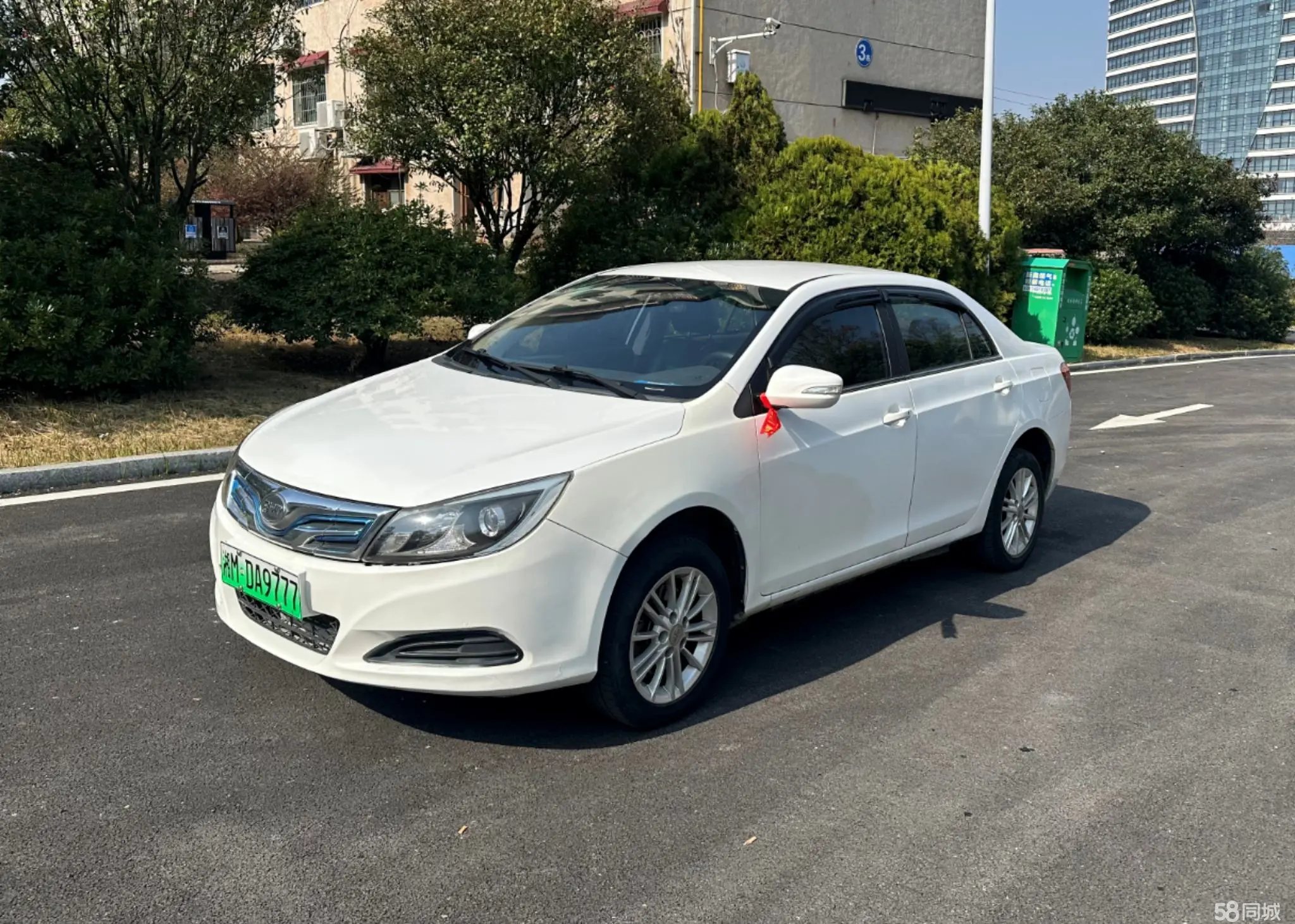 BYD e5 2018 car image 