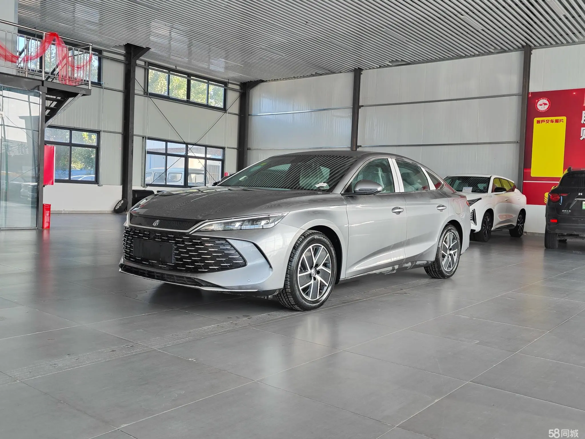 BYD Qin L 2025 immagine di auto 